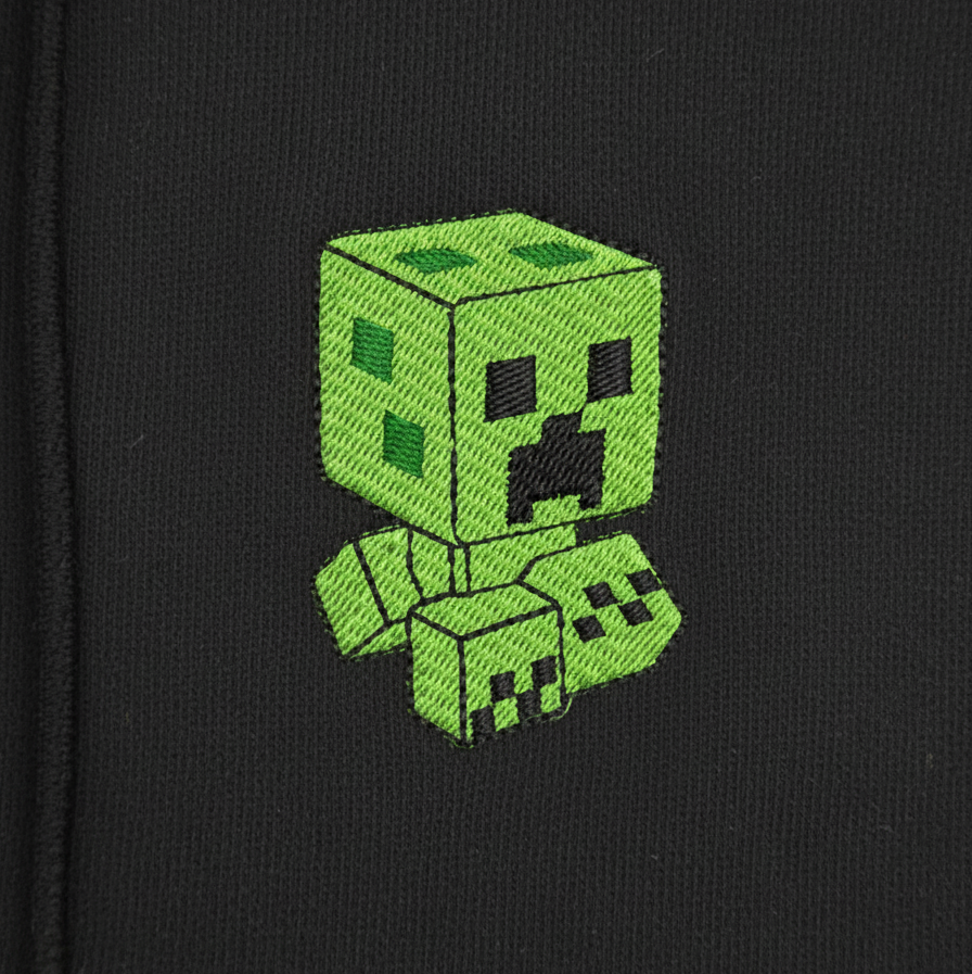 Polerón bordado Creeper (Minecraft) personalizado - detalle del bordado - Nexowear.cl